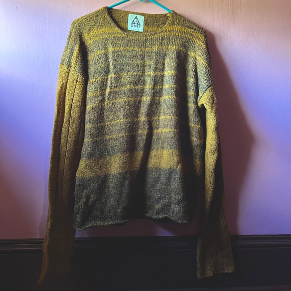 🆕UNIF Size M Mustard Brown Knit Sweater w Oversized Sleeves🧸